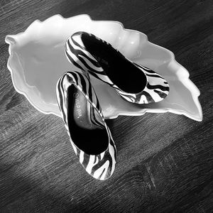 ⭕️Wild Diva Black & White High Heel Shoes        size 7